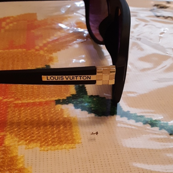 Louis Vuitton Sunglasses - Picture 2 of 2